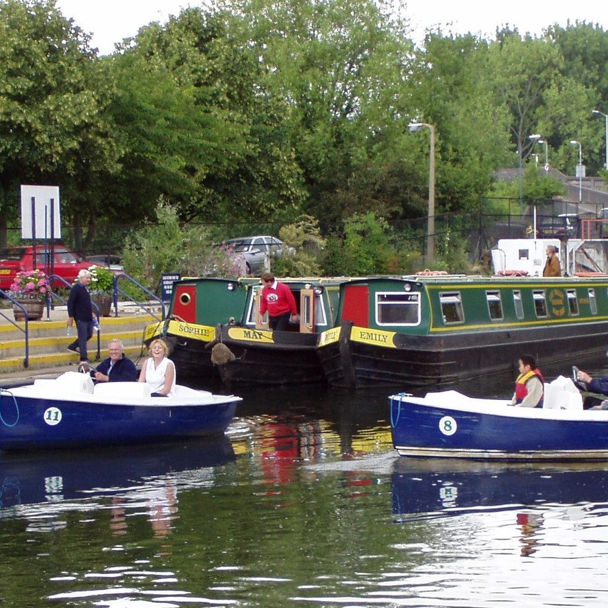 Lee Valley Boat Hire